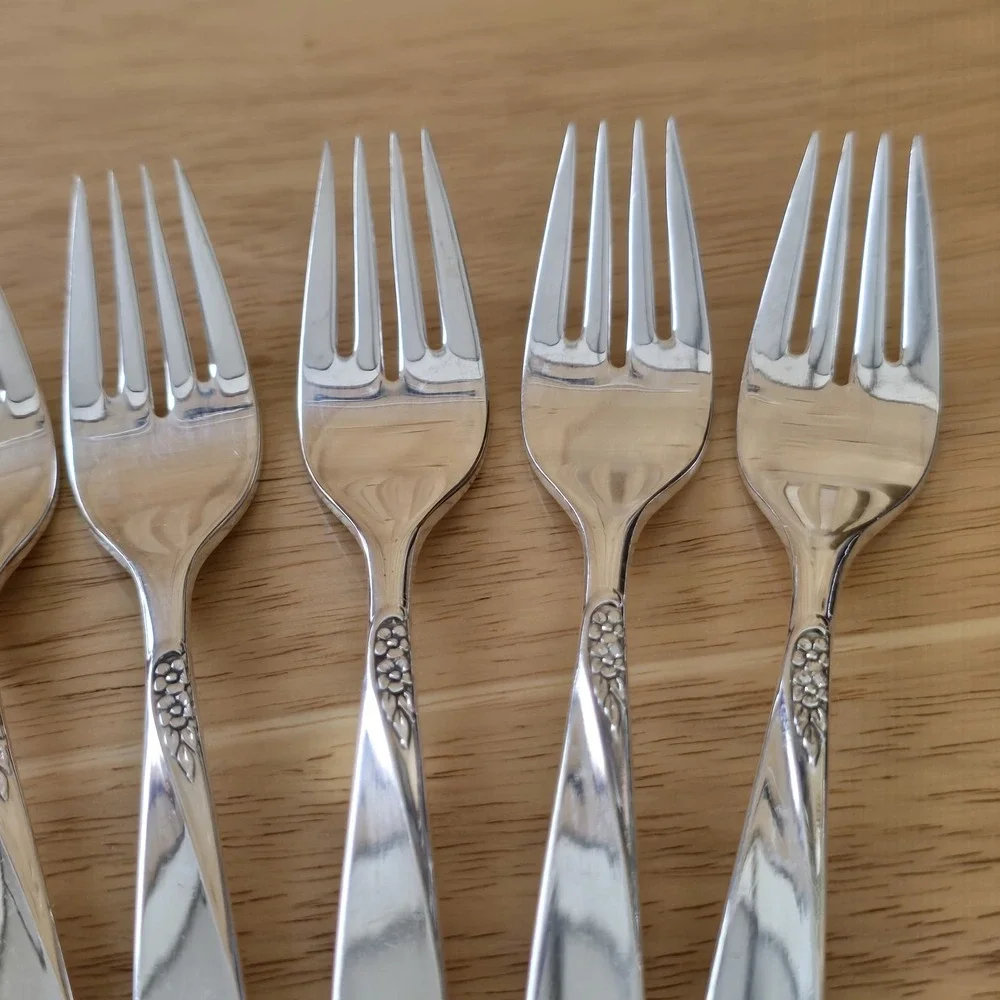Set Of 6 Oneida Community Winsome Silverplate Forks 7 1/4